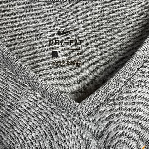 University of Tennessee Volunteers Vols Nike DRI FIT ladies short sleeve small - Picture 3 of 6